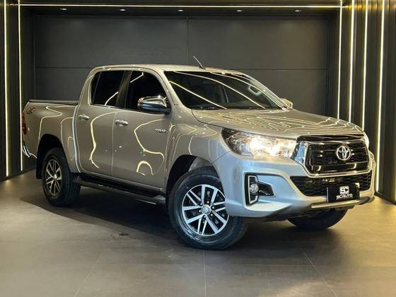 TOYOTA HILUX 2.8 SRX 4X4 CD 16V DIESEL 4P AUTOMÁTICO